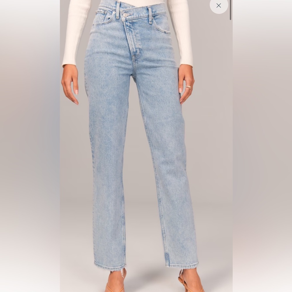 Abercrombie Ultra High Rise 90s Straight Jean